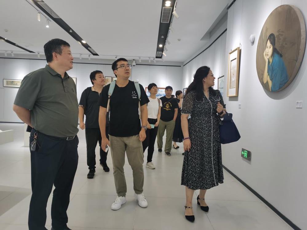 中国社会科学院西亚非洲研究所安全研究室调研组一行来美术馆调研交流